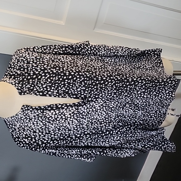 Black and White tunic blouse - Picture 1 of 1